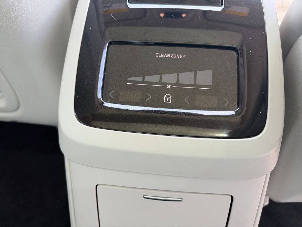 2019 Volvo S90 Hybrid T8 Inscription